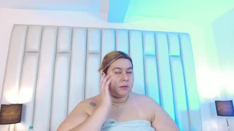 ANDREA PEREZ online show from April 20, 11:35 am