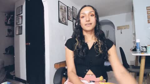 Snapshot of adrena_10 chatting on December 10, 9:33 pm Adrena10 online show from December 10, 9:33 pm