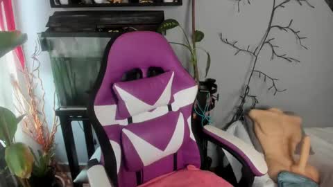 Adriana Paredes  online show from September 27, 12:12 pm