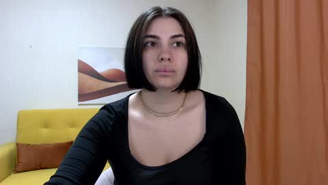 AdrianaTores online show from May 1, 5:43 am