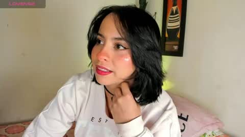 adrianny online show from August 2, 4:26 am