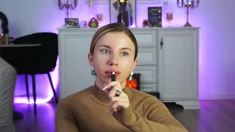 Aelia online show from November 3, 3:54 am