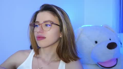 Aelia online show from February 26, 7:35 pm