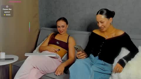 Adele online show from April 27, 7:16 am