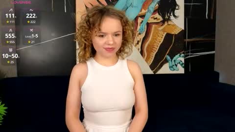 Elven girl or Aerrinn online show from January 17, 9:00 pm