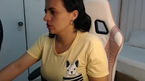 Snapshot of africa_holmes chatting on January 13, 12:35 pm Africa online show from January 13, 12:35 pm