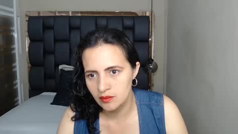 Snapshot of africa_holmes chatting on January 6, 12:46 pm Africa online show from January 6, 12:46 pm