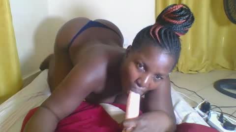 Snapshot of africanbeauty4 chatting on October 2, 12:04 am ELIZABETH online show from October 2, 12:04 am
