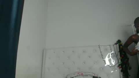 Snapshot of africanpetitequeen chatting on January 11, 11:35 pm CIARA online show from January 11, 11:35 pm