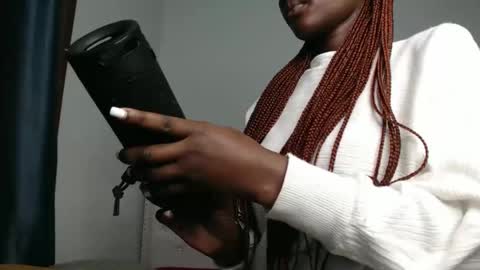 Snapshot of africanpetitequeen chatting on October 20, 1:03 pm CIARA online show from October 20, 1:03 pm