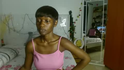 Snapshot of africanpetitequeen chatting on December 22, 8:58 pm CIARA online show from December 22, 8:58 pm