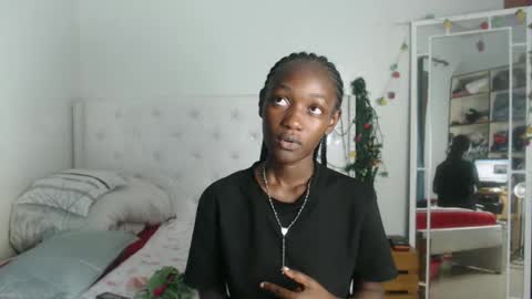 Snapshot of africanpetitequeen chatting on January 10, 9:10 pm CIARA online show from January 10, 9:10 pm