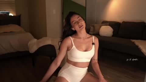 Emma online show from June 9, 10:20 pm