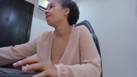 A G A T A  online show from March 9, 12:30 pm