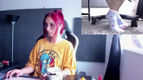 Agata Collinss online show from April 6, 3:46 pm