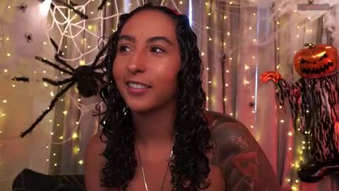 Snapshot of agatha_collinss chatting on October 16, 7:05 pm Val inst agatha clls online show from October 16, 7:05 pm