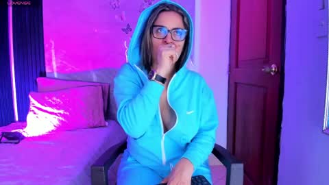 agatha_pleasure online show from April 24, 12:30 pm