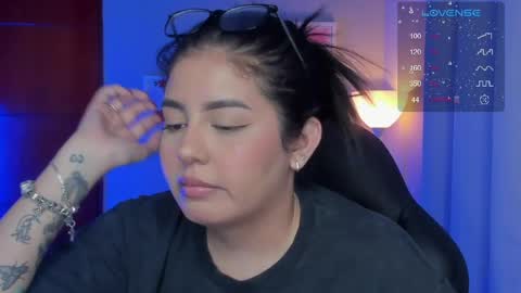 Cat online show from April 26, 4:32 am