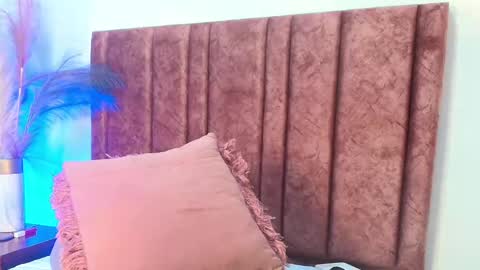 Snapshot of agathaa_white chatting on October 3, 2:44 pm Agathaa white online show from October 3, 2:44 pm