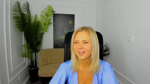 Agatha online show from November 30, 7:40 pm