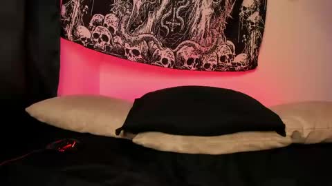 agnes_jones online show from April 24, 3:42 am