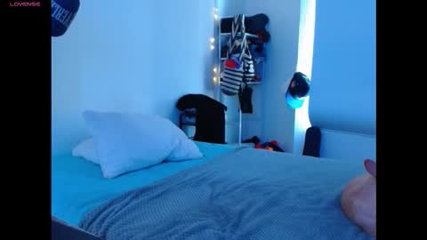 Agness online show from December 19, 5:05 pm