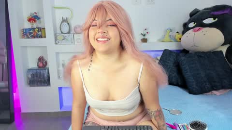 Snapshot of ahri_elderwood chatting on January 9, 4:08 am Ahri help me get to 100 online show from January 9, 4:08 am