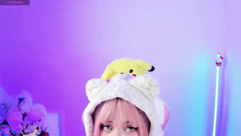 Snapshot of ahri_elderwood chatting on October 6, 4:40 am Ahri help me get to 100 online show from October 6, 4:40 am