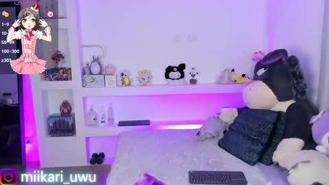 Snapshot of ahri_elderwood chatting on February 22, 5:02 am Ahri help me get to 100 online show from February 22, 5:02 am