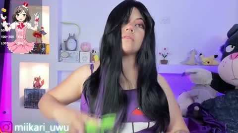 Snapshot of ahri_elderwood chatting on February 9, 3:32 am Ahri help me get to 100 online show from February 9, 3:32 am