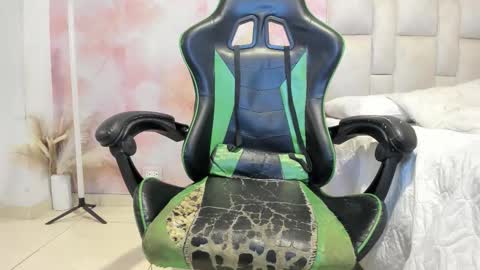 karoline  online show from March 26, 12:35 am