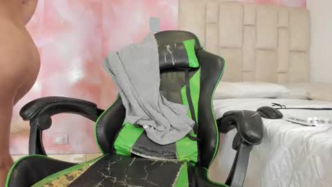 karoline  online show from February 13, 6:20 pm