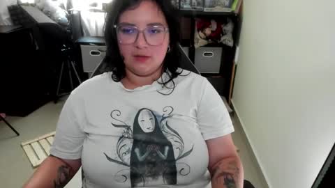 Catalina online show from November 11, 4:04 pm