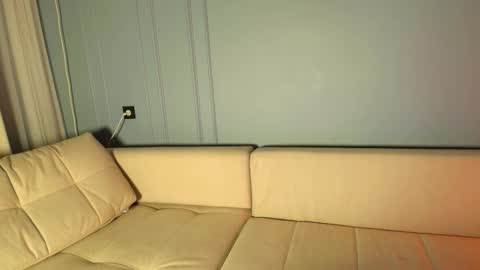 aiko_tenshi online show from December 14, 12:00 pm