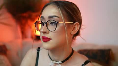  Aileen  online show from April 25, 8:39 pm