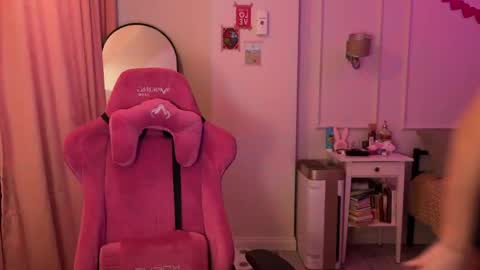 Aime  online show from March 11, 5:55 am