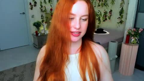 Louise online show from May 15, 8:11 pm