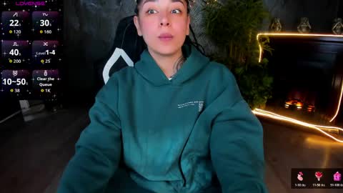 Aisha online show from March 31, 8:36 am