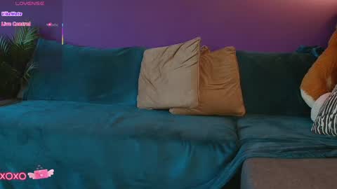 Lora online show from April 25, 1:41 pm