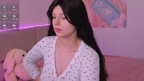 Aisha online show from November 10, 9:15 am