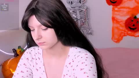 Aisha online show from October 21, 9:13 am