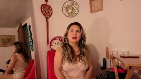 Aisha online show from July 31, 4:30 pm