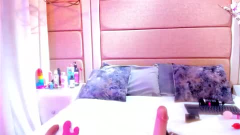 AishaValcazar online show from April 23, 4:42 am