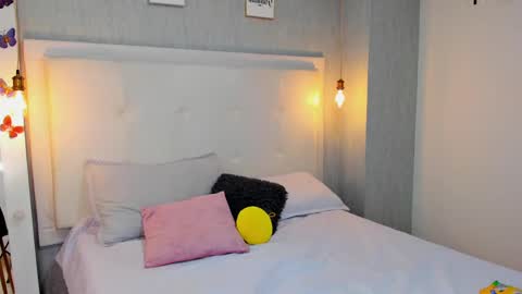 aishawild online show from February 15, 1:16 pm