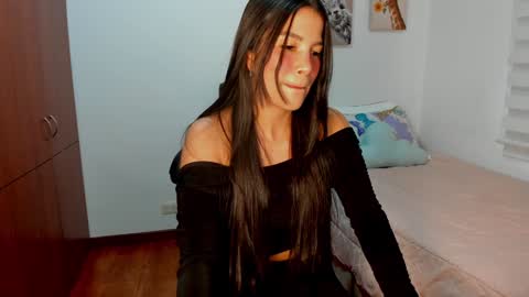 Snapshot of aitanaa1_ chatting on January 31, 10:10 pm Aitana online show from January 31, 10:10 pm