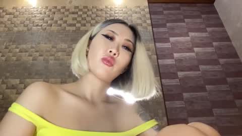 Snapshot of akemi_jp chatting on September 25, 7:34 pm Akemi online show from September 25, 7:34 pm