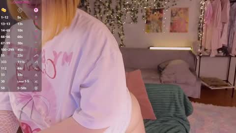 Aki online show from April 24, 10:01 pm