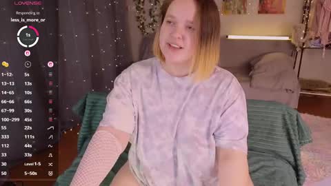 Aki online show from April 13, 9:59 pm