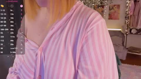 Aki online show from April 22, 9:56 pm