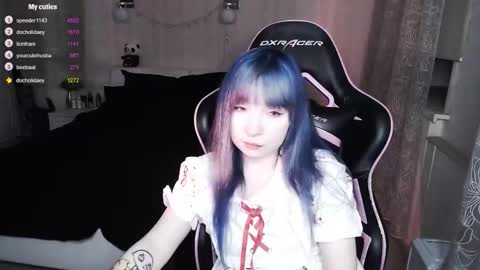 akirahartyx online show from October 17, 3:48 pm